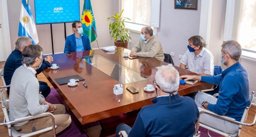 Junín: El Intendente recibió a representantes de la firma Telecom