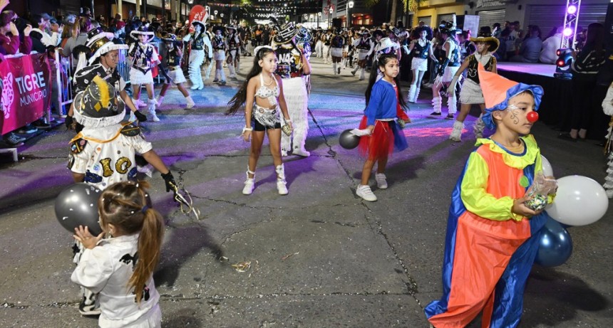 Tigre: Zamora acompañó el cierre de la temporada 2025 de los Carnavales del Municipio