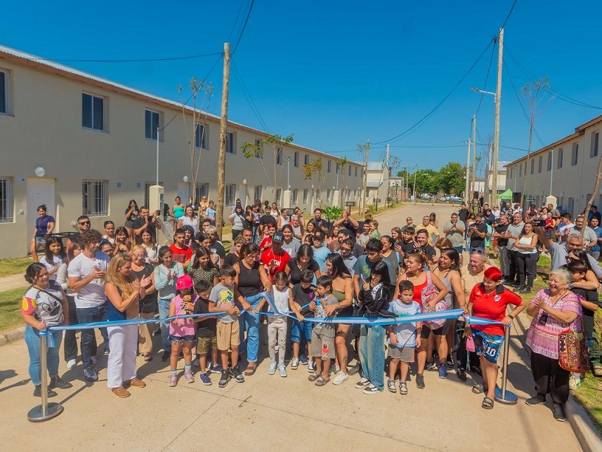 San Fernando: Juan Andreotti entreg&oacute; viviendas a 25 familias numerosas del distrito 