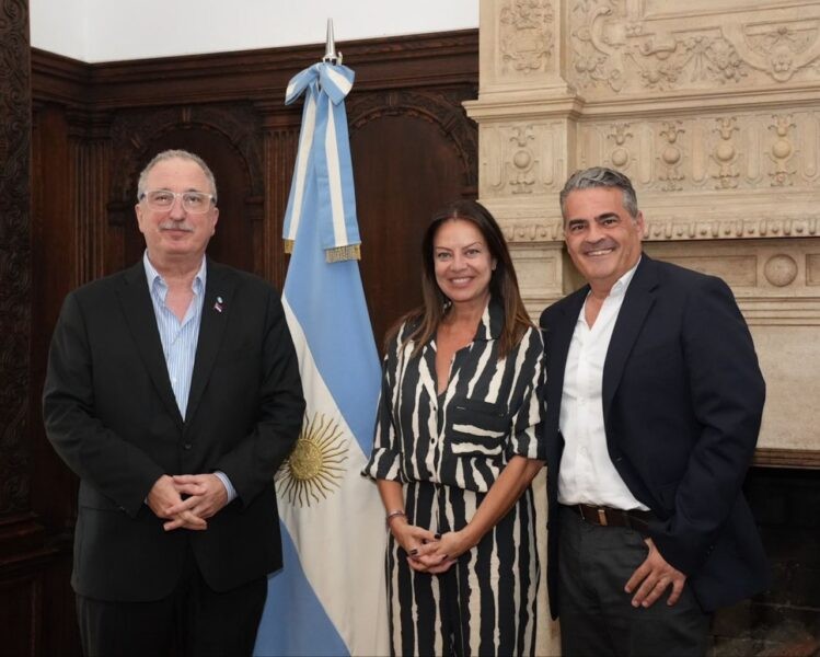 Misiones y Naci&oacute;n firmaron un convenio para reforzar la caja de la Provincia