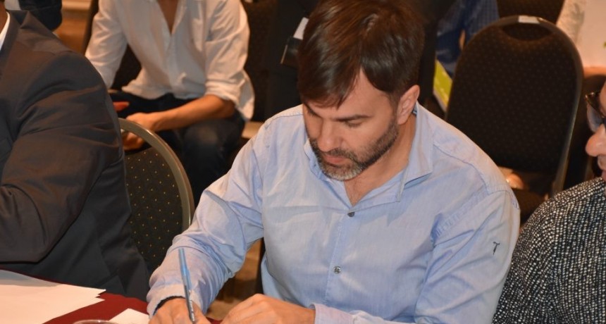 Castelli: El intendente “Robin Hood”, les sacará a los productores rurales por la emergencia