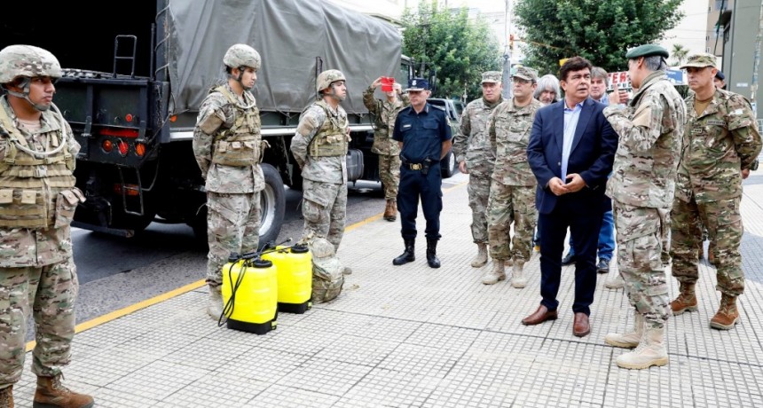Fernando Espinoza puso en marcha la distribución de alimentos junto con el Ejército Argentino 