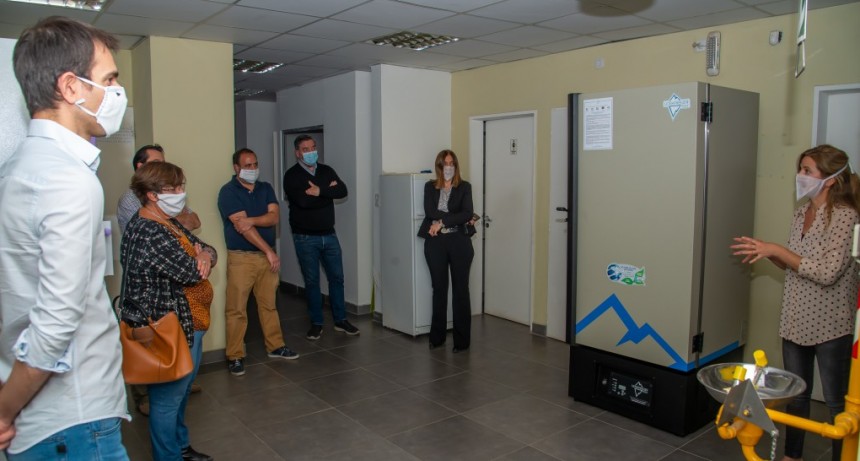 Junín: Petrecca visitó el laboratorio de la UNNOBA, en donde se realizan testeos de Covid-19