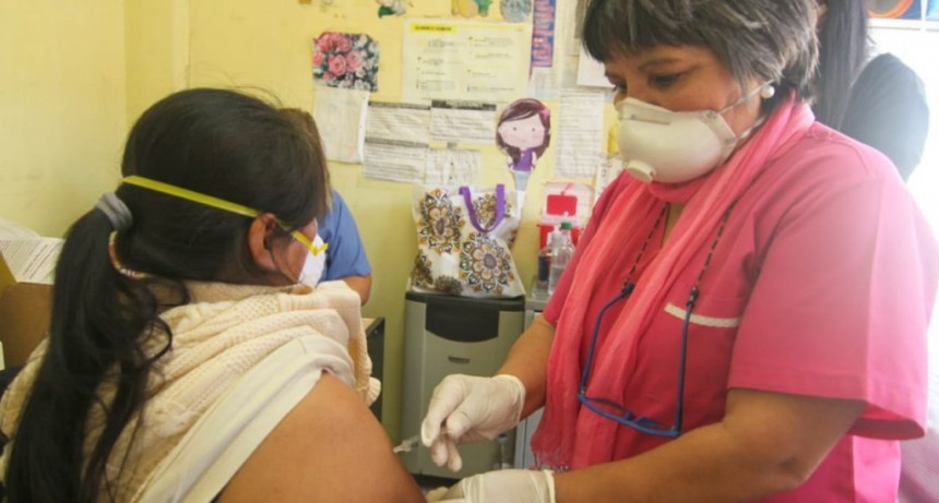 San Vicente: Continúa la vacunación en centros de salud de todo el distrito 