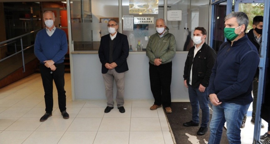 Juan Zabaleta, Luis Basterra y Daniel Gollán recorrieron el centro de investigación del INTA  