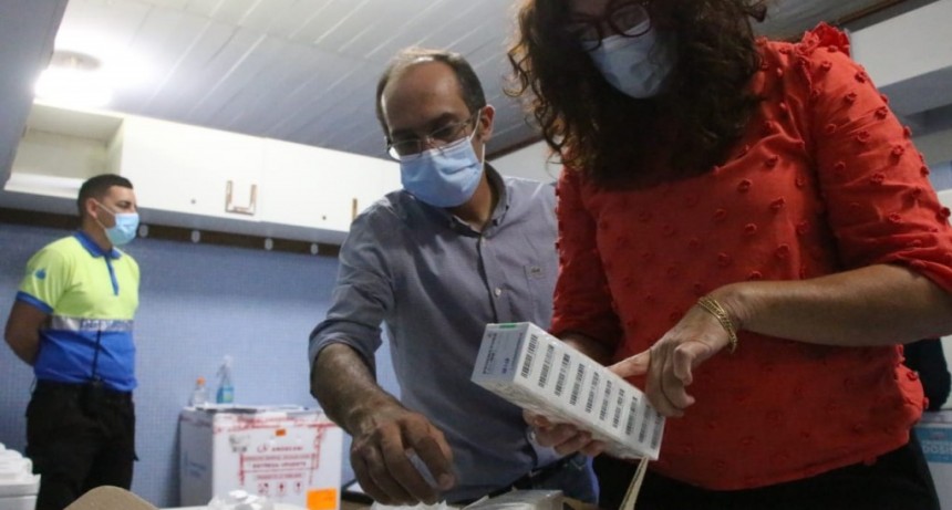 Bolívar: Llegaron 2.250 dosis de vacunas SINOPHARM al centro vacunatorio 