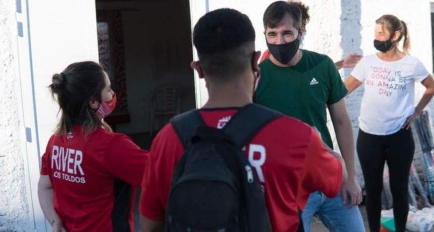 Gral. Viamonte: Entrega de material deportivo a clubes 