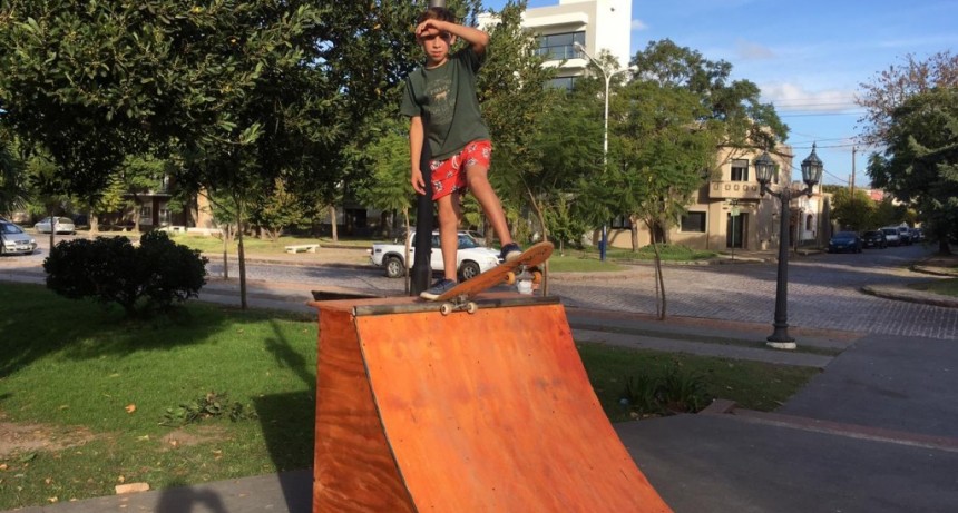 Chascomús: Los chicos disfrutan de las nuevas rampas a la espera del Skate Street Chascomús