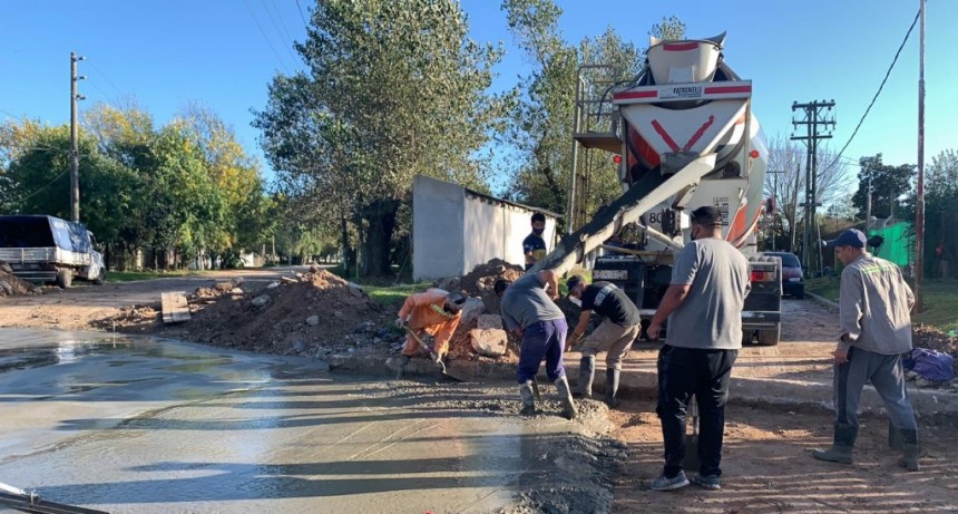 Pte. Perón: Continúan la reconstrucción de pavimentos en los barrios