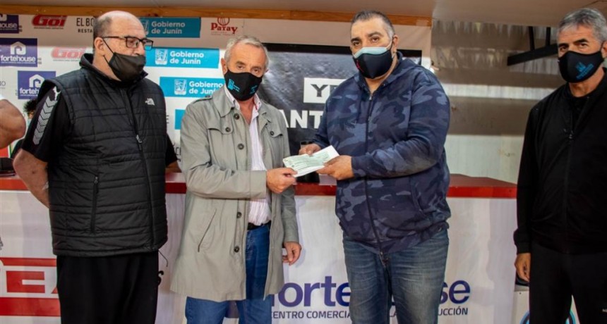 Junín: El Gobierno Municipal otorgó una ayuda económica al Club Ciclista