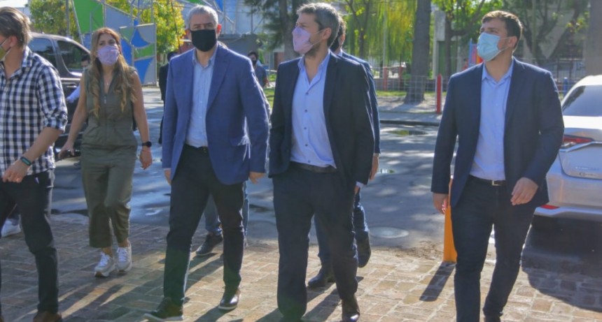 Avellaneda: Los ministros Ferraresi y Lammens recorrieron polideportivos municipales 