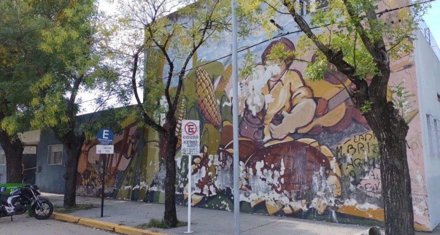 Carlos Casares: Cultura comienza la restauración de un mural patrimonio de los casarenses