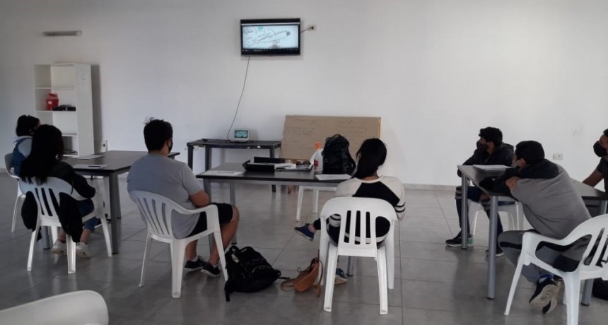 Colón: Se lanzaron nuevos talleres para la inserción laboral de jóvenes colonenses