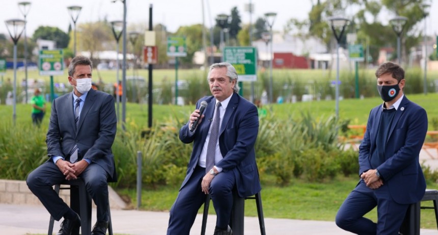Merlo: El presidente anunció la instalación de 4.000 paradas de colectivo con dispositivos de seguridad