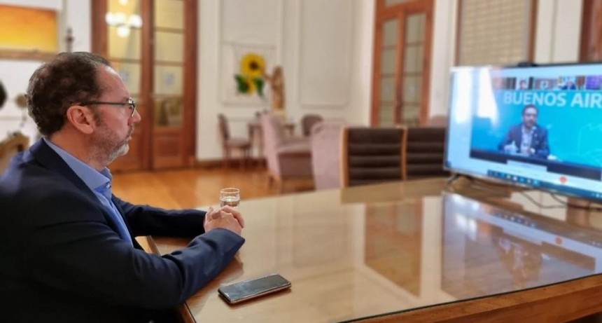 Carlos Casares: Torchio participó del anunció de obras para más de 30 municipios  