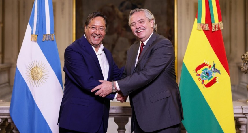 El Presidente recibió a su par de Bolivia, Luis Arce, en la Casa Rosada y mantienen una reunión bilateral