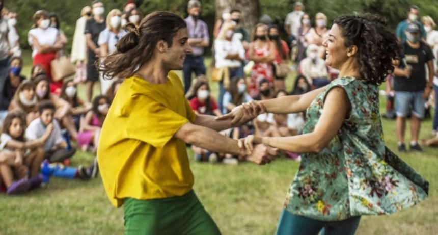 Vicente L&oacute;pez: S&aacute;bado de comedia teatral en Quinta Trabucco