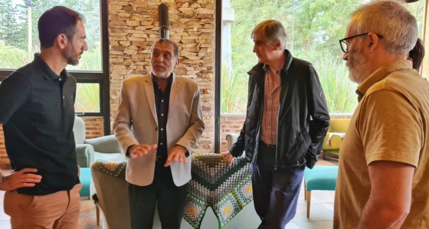 Junín: El Intendente Petrecca se reunió con el Cónsul Honorario de Chile, Floridor González Villaroel