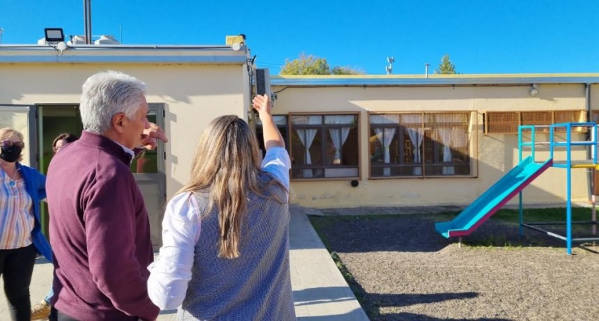 Carmen de Patagones: Zara supervisó el avance de obras en edificios escolares y la pavimentación del barrio Urquijo