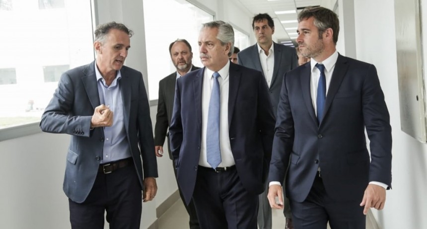 Pilar: El Presidente Fern&aacute;ndez junto al Intendente visitaron la obra del hospital central y el club de Lagomarsino 