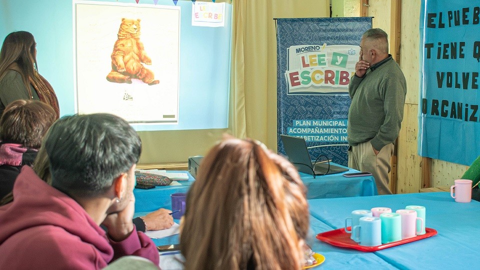 Moreno: Comenzaron las capacitaciones a alfabetizadores del distrito
