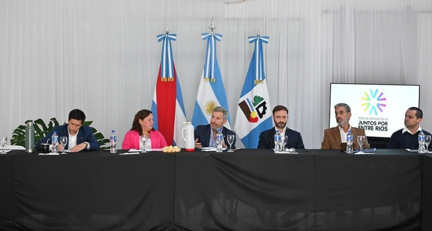 Entre R&iacute;os: Rogelio Frigeriose reuni&oacute; con intendentes de Juntos