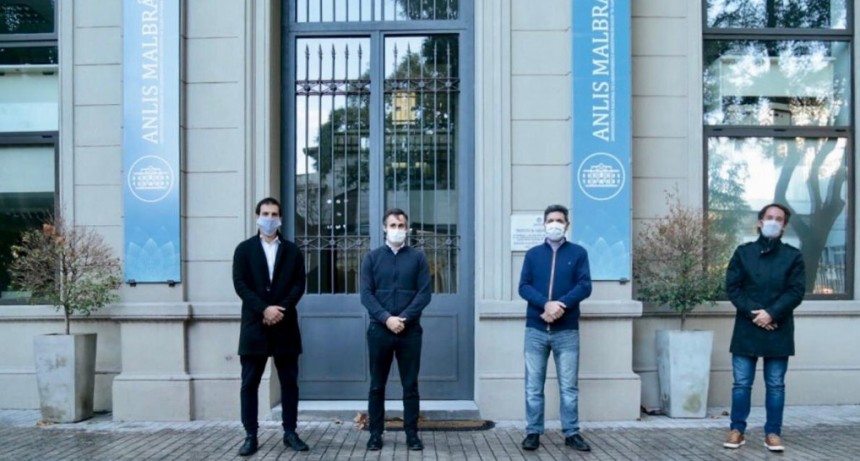 Federico Achával recorrió el Instituto Malbrán