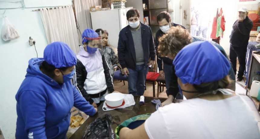 Fernando Moreira visitó los comedores que brindan contención y asistencia a 50 mil vecinos 