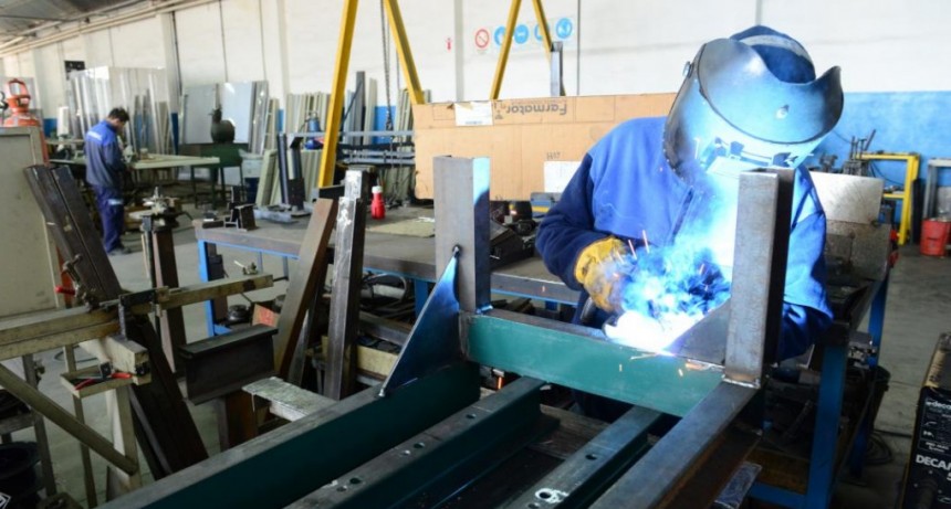 Tres de Febrero: Por pedido del municipio retornaron a la actividad 16 empresas industriales 