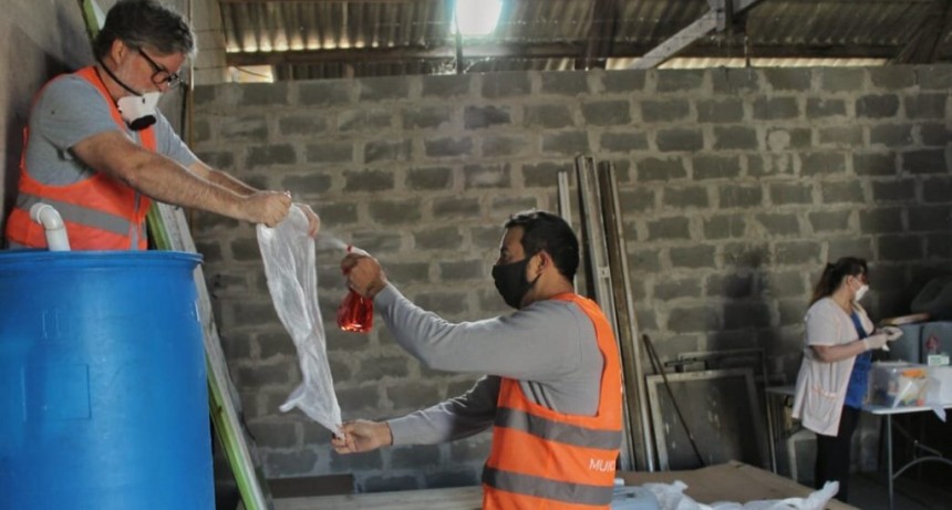 Luján: Nueva producción de Alcohol en gel para los centros de salud 