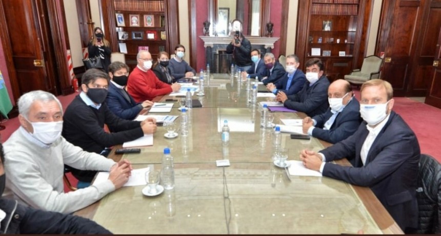 Intendentes analizaron la situación epidemiológica y económica de los municipios junto a Kicillof