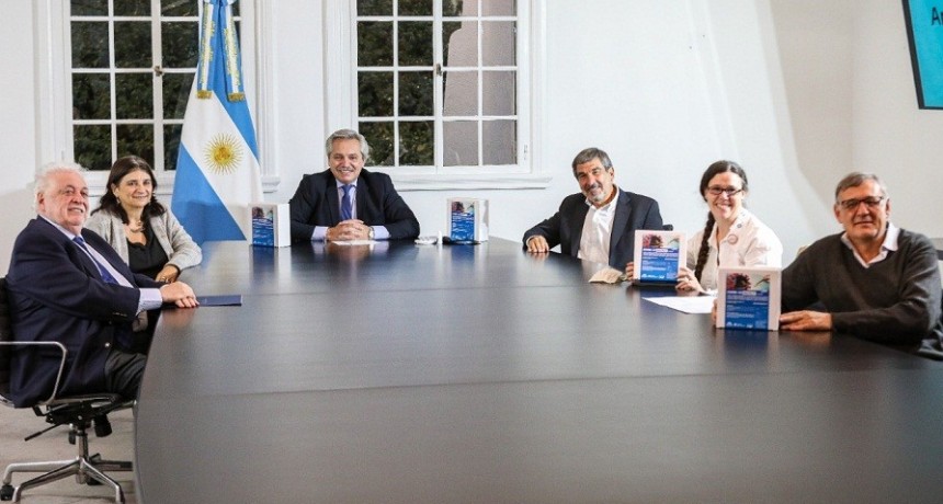 Fernández: El test de diagnóstico rápido está “hecho por investigadores argentinos y lo produce un laboratorio argentino”