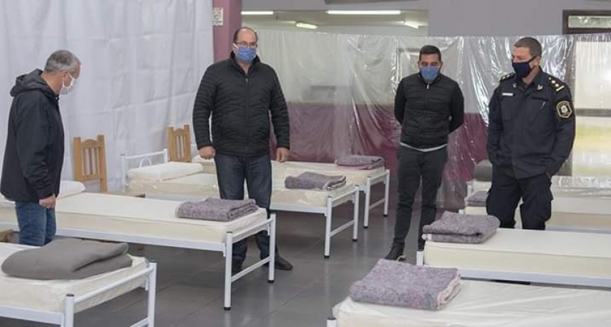 Tordillo: El Intendente Olivera inspeccionó el Centro de Aislamiento preparado en el SUM