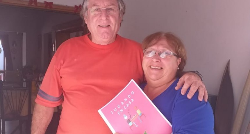 La dirección de Deportes de Colón entrega cuadernillos del Programa 