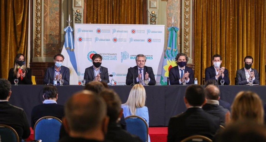 Luján: El Intendente suscribió un plan de obras de infraestructura para el municipio 