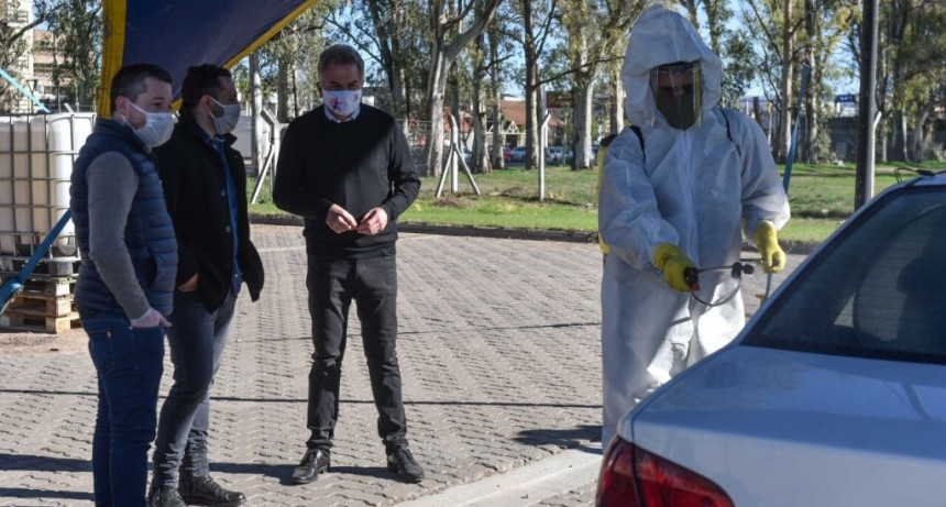 Bahía Blanca: El Municipio instaló puestos de sanitización de taxis y remises 