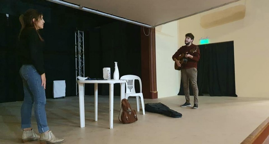 H. Yrigoyen: Talleres culturales para los vecinos del distrito