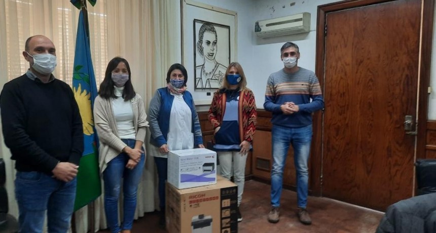 Colón (BA): Ayuda escolar a la Escuela Primaria 12 de Pearson 