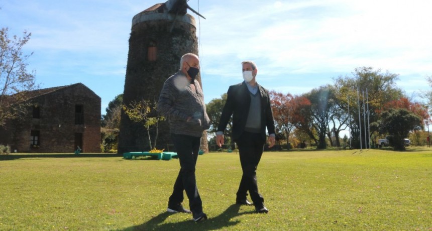 Colón (ER): José Luis Walser visitó el Monumento Nacional y Museo Provincial Molino Forclaz