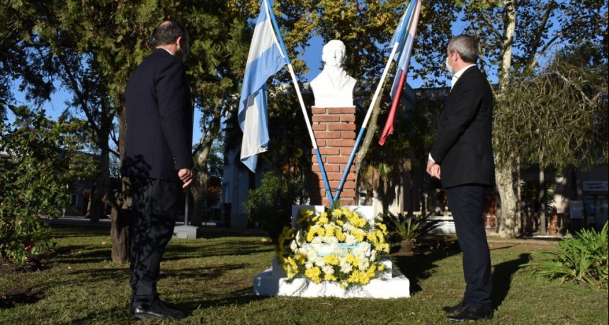 Colón (ER): Se realizó una ofrenda para conmemorar la Revolución de Mayo