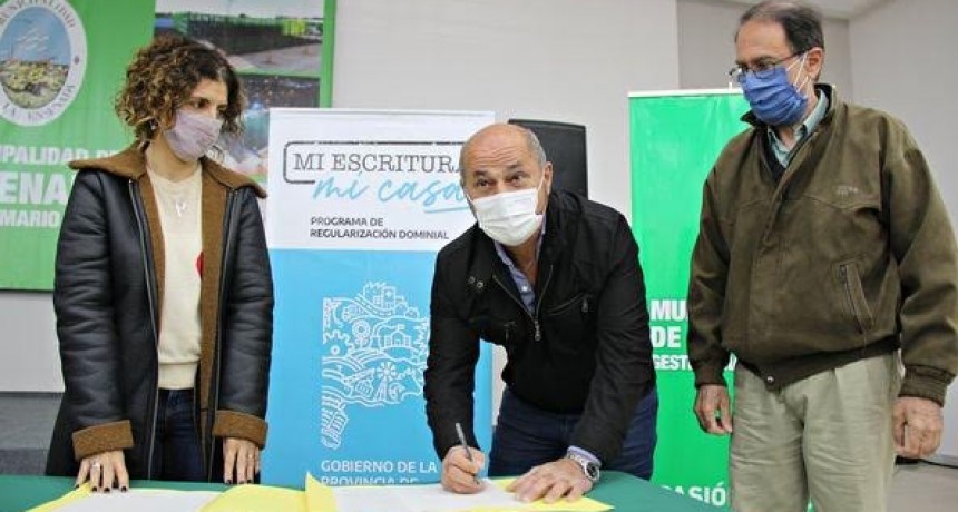 Ensenada: Se realizó el acto de 470 firmas de escrituras para el Barrio UOM 