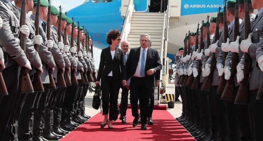 El Presidente llegó a Berlín donde se reunirá con el canciller Federal de Alemania, Olaf Scholz