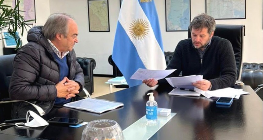 Tapalqué: El Intendente Gustavo Cocconi se reunió con el interventor de Energas Federico Bernal  