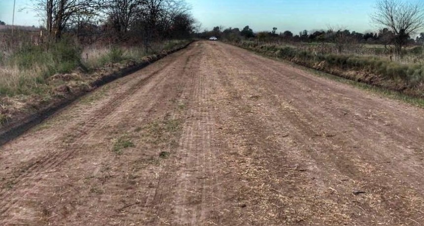 Luján: Continúan los trabajos de mejoramiento de caminos rurales