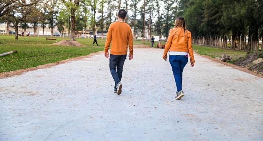 Merlo: La Intendenta visitó la puesta en valor del polideportivo El Triángulo 