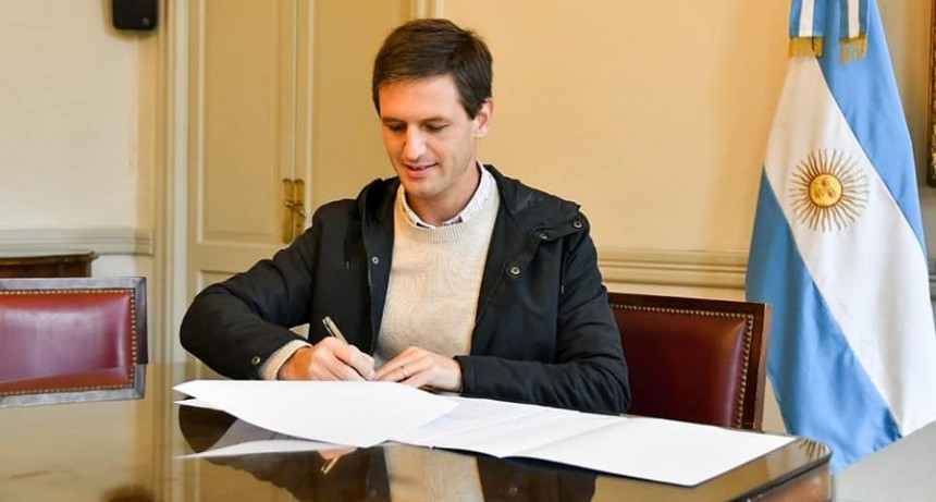 San Vicente: Mantegazza firmó un convenio para la construcción de nuevas escuelas en el distrito