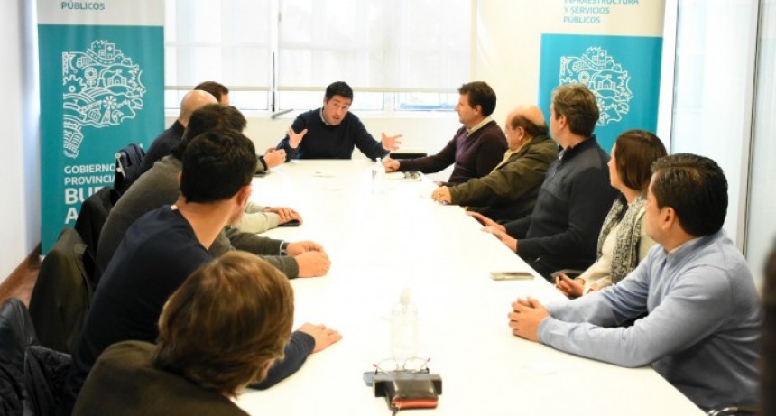 El Ministro Nardini firmó convenios para iniciar trabajos en nueve municipios 