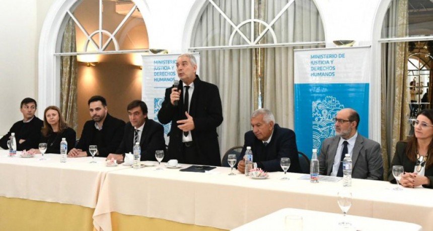 El Ministro Alak presentó proyecto de construcción de un Polo Judicial