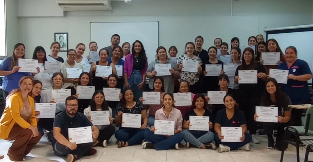 Corrientes: El COPRODIS entregó certificados a profesionales de los hogares y centros terapéuticos de la provincia