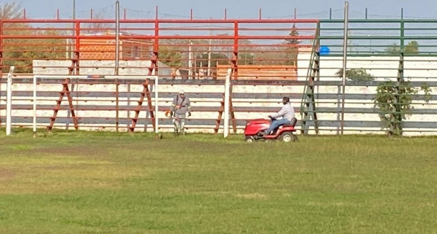 San Nicolás: El Municipio realiza tareas de mantenimiento de los 24 clubes de la Liga de Baby Fútbol 